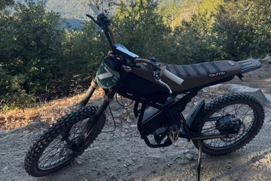 mid-drive-vs-hub-motor-electric-bike-brown-black-seat