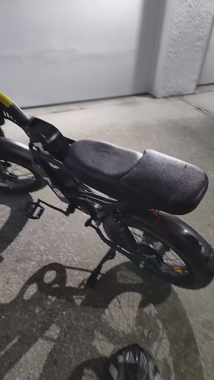 Z8 & Z8 Pro 500W Fat Tire Moped Style Ebike Canada | Riding'times